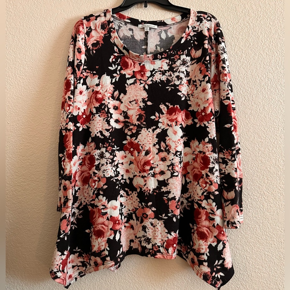 Women's blouse size 2X.